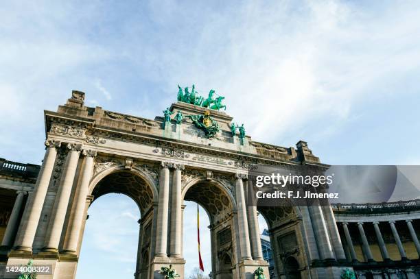 arcade du cinquantenaire in brussels in sunny day - le cinquantenaire stock pictures, royalty-free photos & images