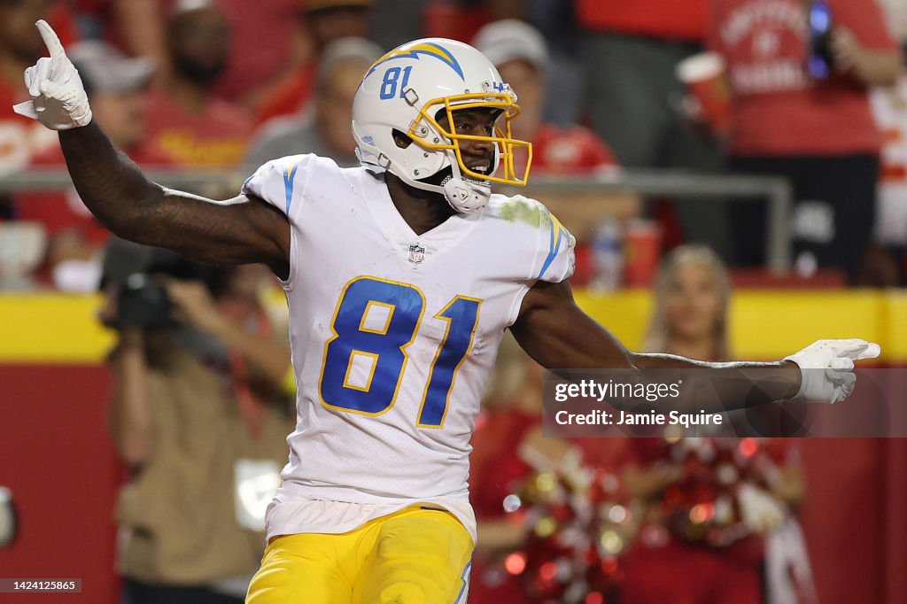 Los Angeles Chargers v Kansas City Chiefs