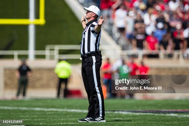 Luke Rees Referee John Moore (Referee) Photos and Premium High Res Pictures - Getty Images