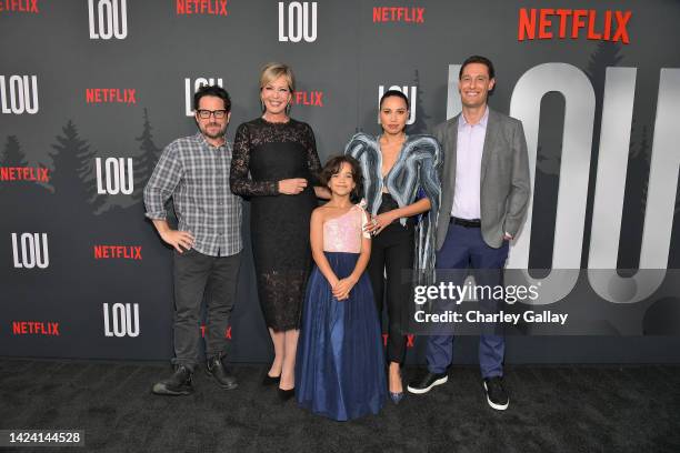 Allison Ridley Allison Janney Lou 2022 Photos and Premium High Res Pictures - Getty Images