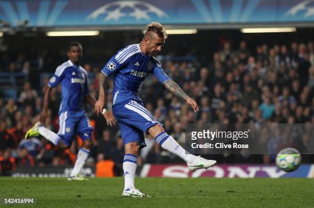 Raul Meireles of Chelsea scores during the UEFA Champions League Quarter Final second leg match between Chelsea and Benfica at Stamford Bridge on...