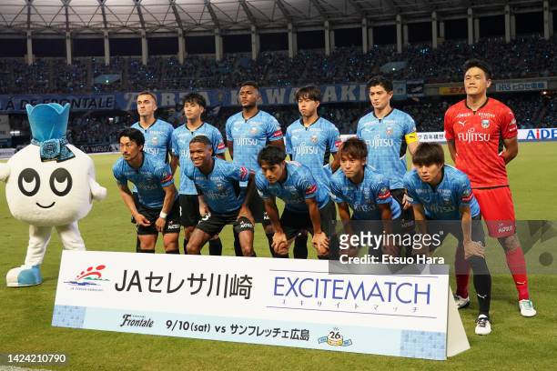 Players of Kawasaki Frontale line up for team photos prior to the J.LEAGUE Meiji Yasuda J1 29th Sec. Match between Kawasaki Frontale and Sanfrecce...