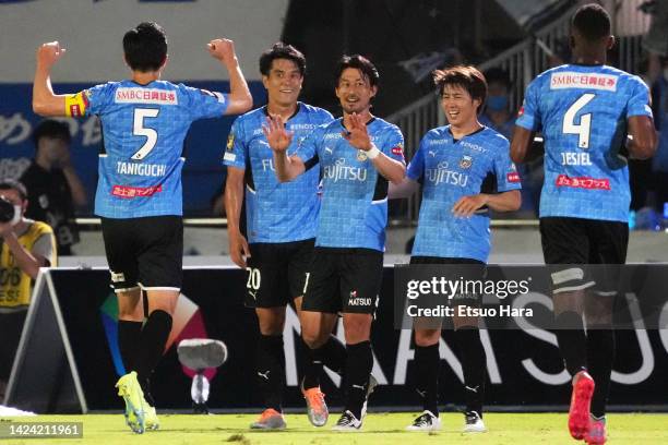 Akihiro Ienaga of Kawasaki Frontale celebrates scoring his side's fourth goal during the J.LEAGUE Meiji Yasuda J1 29th Sec. Match between Kawasaki...