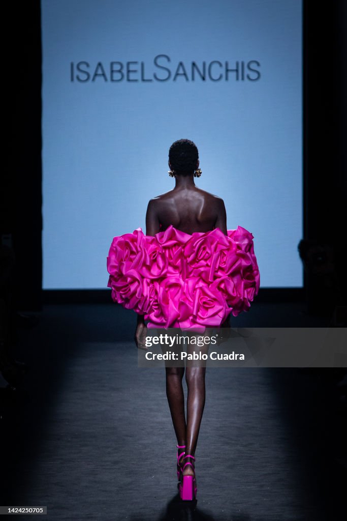 Isabel Sanchis - Catwalk - Mercedes Benz Fashion Week Madrid - Sept 2022