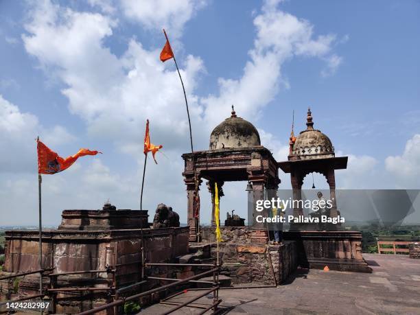 The Hindu temple Bhojeshwar Temple at Bhojpur houses the world tallest Shiva Lingam that is from its base to the top over 12 meters tall and the...