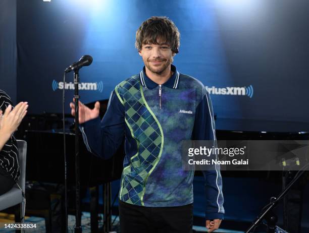 Louis Tomlinson performs at SiriusXM Hits 1 at the SiriusXM Studios on September 16, 2022 in New York City.
