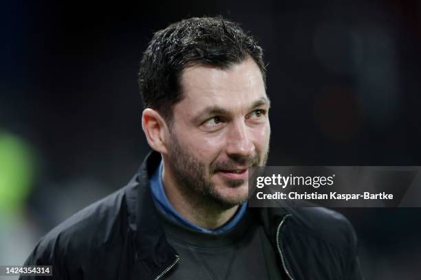 Sandro Schwarz, Manager of Hertha Berlin looks on prior to the Bundesliga match between 1. FSV Mainz 05 and Hertha BSC at MEWA Arena on September 16,...