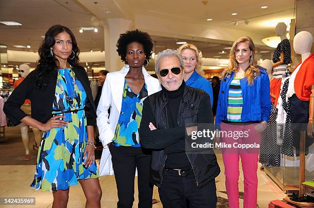 Designer Vince Camuto poses during his marketing event at Nordstrom News  Photo - Getty Images