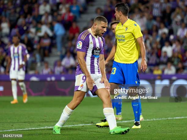 Shon Weissman of Real Valladolid reacts during the LaLiga Santander match between Real Valladolid CF and Cadiz CF at Estadio Municipal Jose Zorrilla...