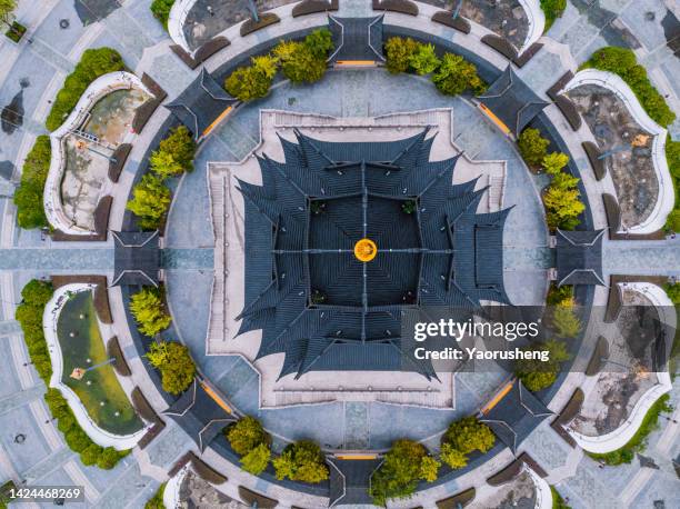 aerial view of a chinese ancient style pavilion on the lake, suzhou,jiangsu province - jiangsu stockfoto's en -beelden