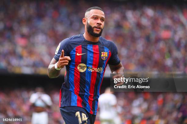 Memphis Depay of FC Barcelona ce during the LaLiga Santander match between FC Barcelona and Elche CF at Spotify Camp Nou on September 17, 2022 in...