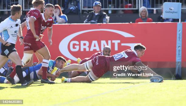 Ben Curry of Sales scores a try during the Gallagher Premiership Rugby match between Bath Rugby and Sale Sharks at Recreation Ground on September 17,...