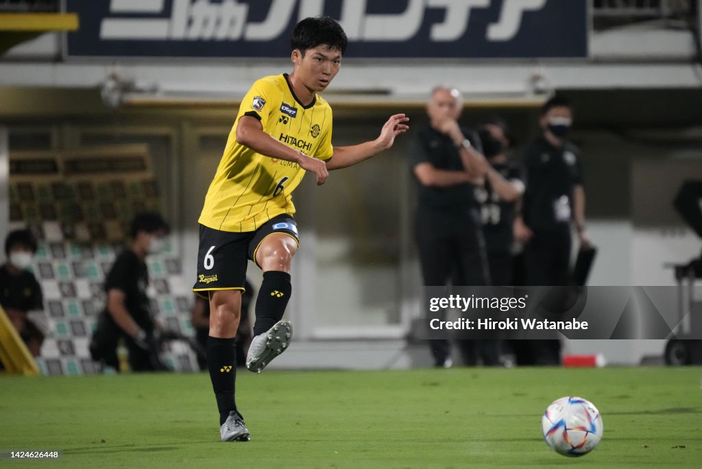 Kashiwa Reysol v Kawasaki Frontale - J.LEAGUE Meiji Yasuda J1