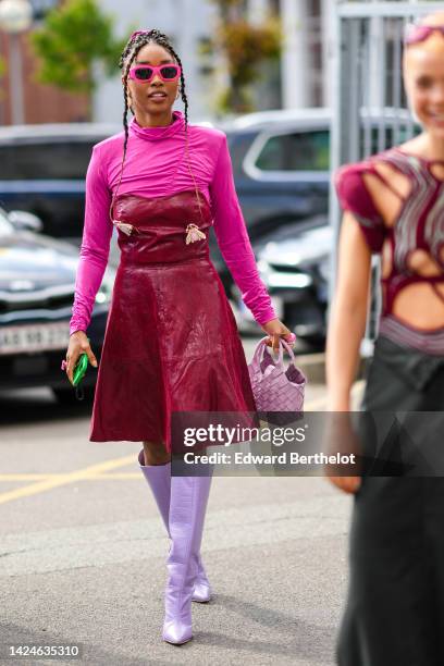 931 Maroon Hair Photos and Premium High Res Pictures - Getty Images 931 Maroon Hair Photos and Premium High Res Pictures - Getty Images