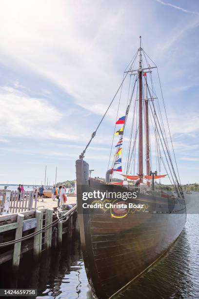 lunenburg - flag of nova scotia stock pictures, royalty-free photos & images