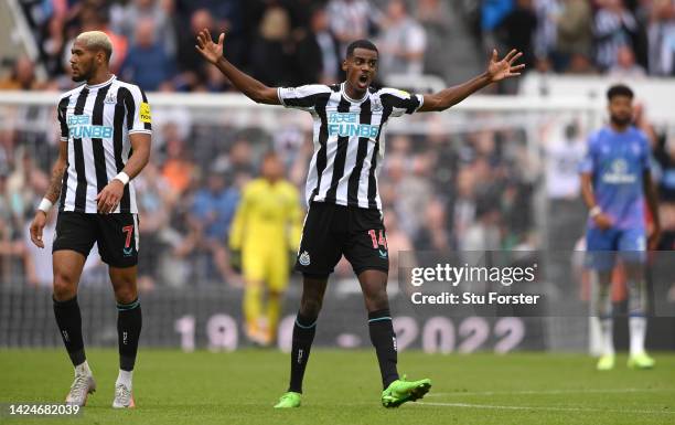 Newcastle United player Alexander Isak celebrates after scoring the Newcastle goal during the Premier League match between Newcastle United and AFC...