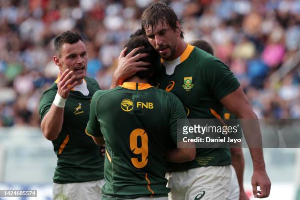 Jaden Hendrikse of South Africa celebrates with teammates after scoring a try during a Rugby Championship match between Argentina Pumas and South...
