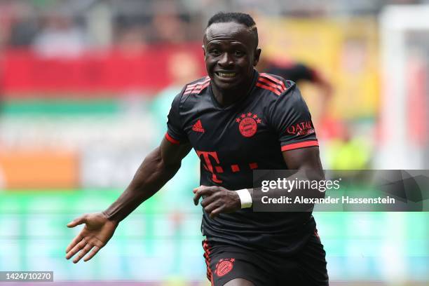 Sadio Mane of Bayern Munich runs with the ball during the Bundesliga match between FC Augsburg and FC Bayern München at WWK-Arena on September 17,...