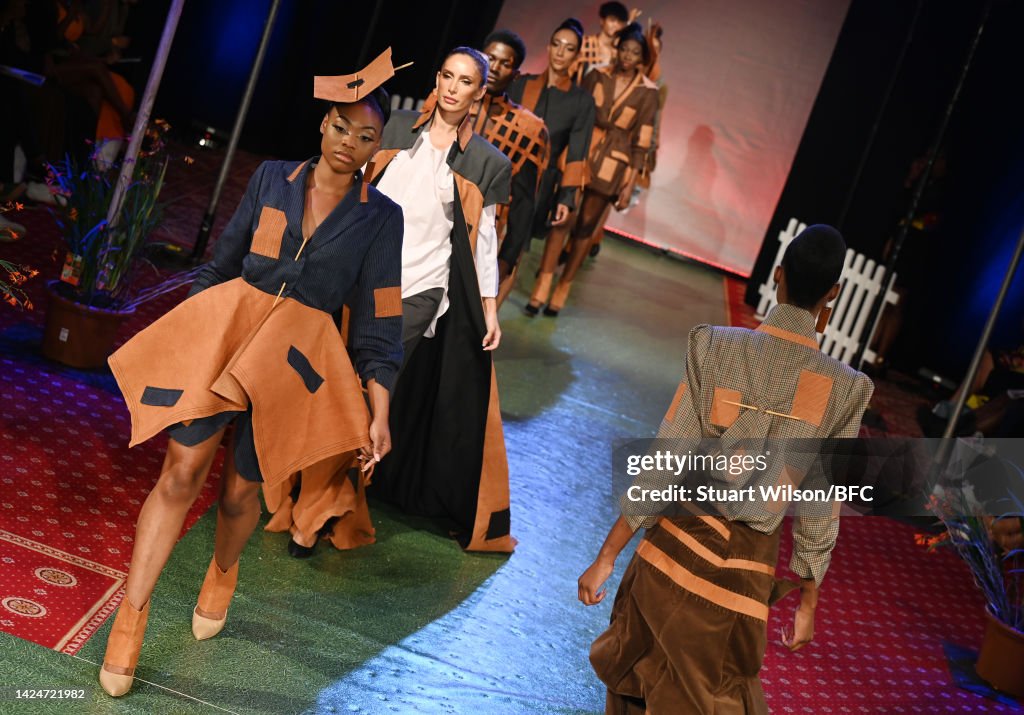 All Things Fashion: Fashionista Catwalk - Runway - LFW September 2022