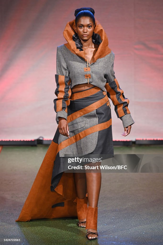 All Things Fashion: Fashionista Catwalk - Runway - LFW September 2022