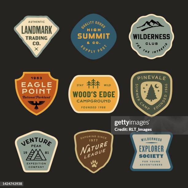 stockillustraties, clipart, cartoons en iconen met mid-century retro adventure badge designs - spoor vorm