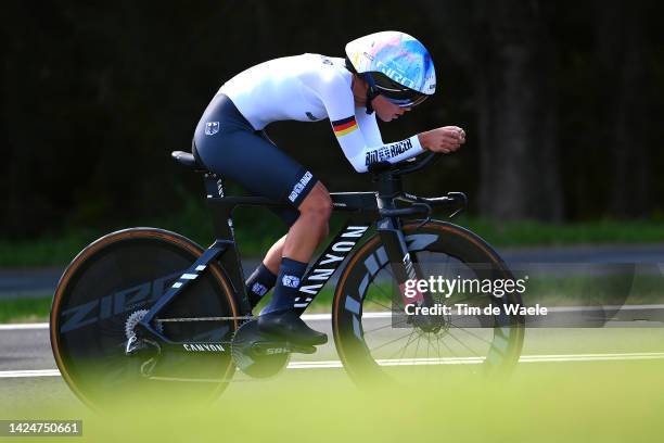 Ricarda Bauernfeind of Germany sprints during the 95th UCI Road World Championships 2022 - Women Individual Time Trial a 34,2km individual time trial...