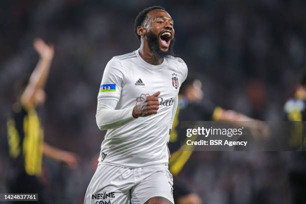 Georges Kevin NKoudou of Besiktas celebrates the goal during the Turkish Superlig match between Istanbulspor and Besiktas at the Esenyurt Necmi...