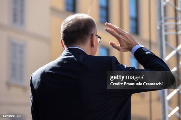 Secretary of the Italian Democratic Party Enrico Letta deliversa speech at a rally of the Italian Democratic Party on September 18, 2022 in Monza,...