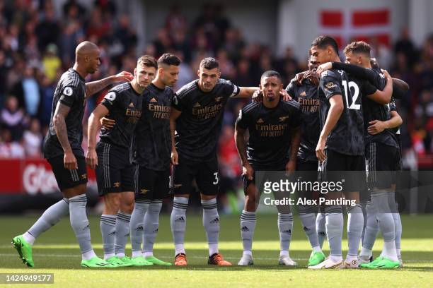 Gabriel Jesus and Arsenal team mates gather during the Premier League match between Brentford FC and Arsenal FC at Brentford Community Stadium on...