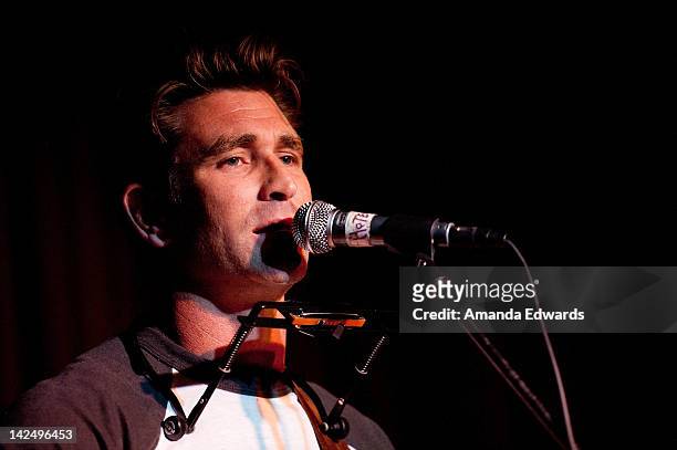 Musician Pete Murray performs onstage at The Hotel Cafe on April 5, 2012 in Hollywood, California.