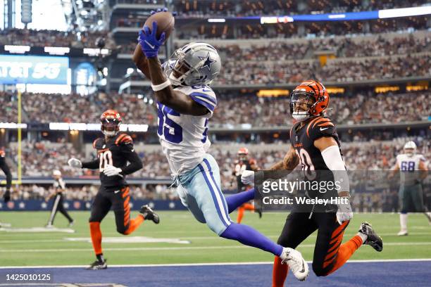 Noah Brown of the Dallas Cowboys makes a catch for a touchdown against the Cincinnati Bengals during the first quarter at AT&T Stadium on September...