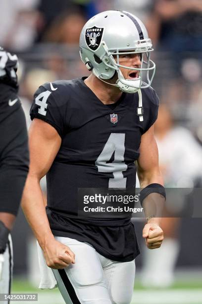 Derek Carr of the Las Vegas Raiders reacts after throwing an incomplete pass in the fourth quarter against the Arizona Cardinals at Allegiant Stadium...