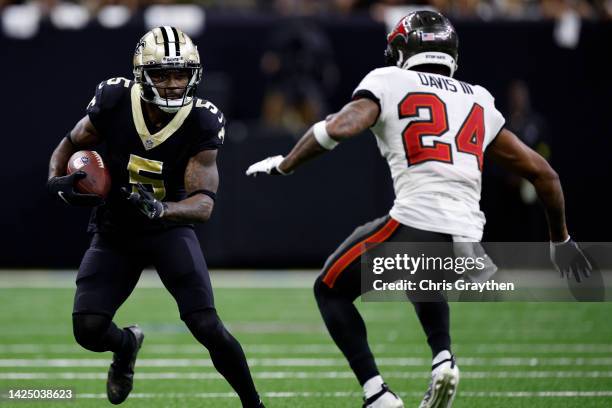 Jarvis Landry of the New Orleans Saints in action against the Tampa Bay Buccaneers at Caesars Superdome on September 18, 2022 in New Orleans,...