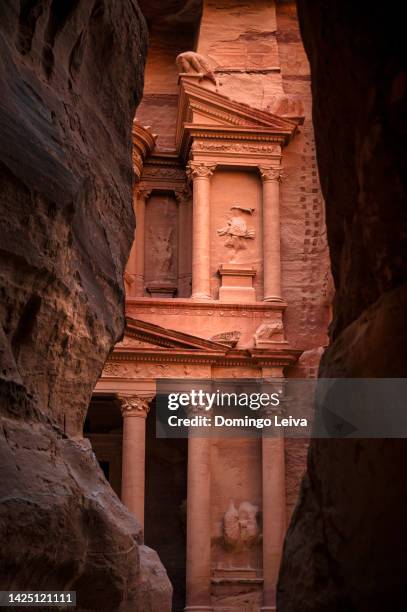 the treasury (al khazneh), petra, jordan, unesco - petra jordan stock pictures, royalty-free photos & images