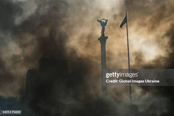 Smoke covers Maidan Nezalezhnosti during clashes between anti-government protesters and riot police on February 19, 2014 in Kyiv, Ukraine. A wave of...
