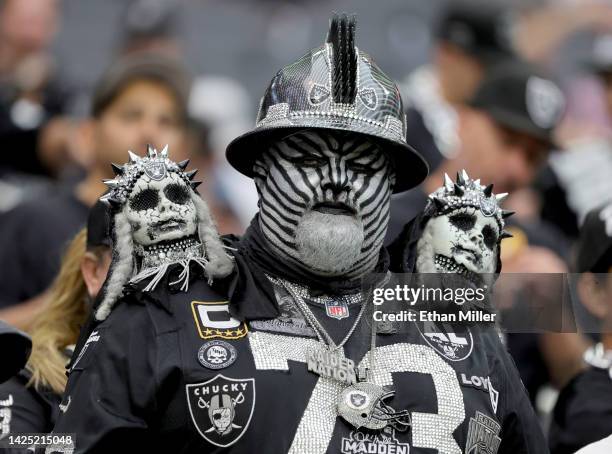 Raider Fans Photos and Premium High Res Pictures - Getty Images