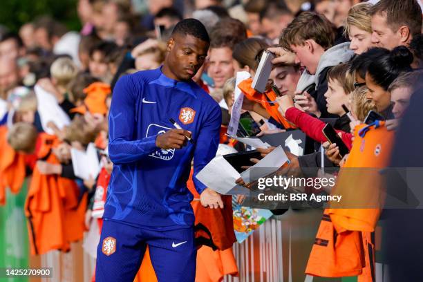 Denzel Dumfries of the Netherlands during a training session of the Netherlands Mens Football Team at the KNVB Campus on September 19, 2022 in Zeist,...