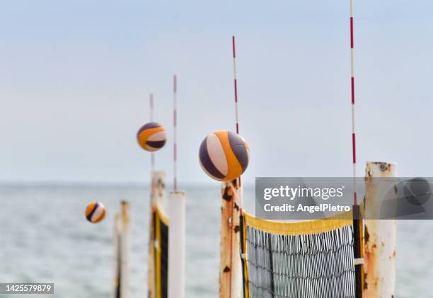 beach volley - volear fotografías e imágenes de stock