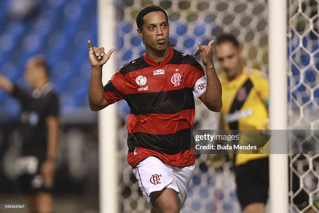 Flamengo v Vasco - Rio State Championship