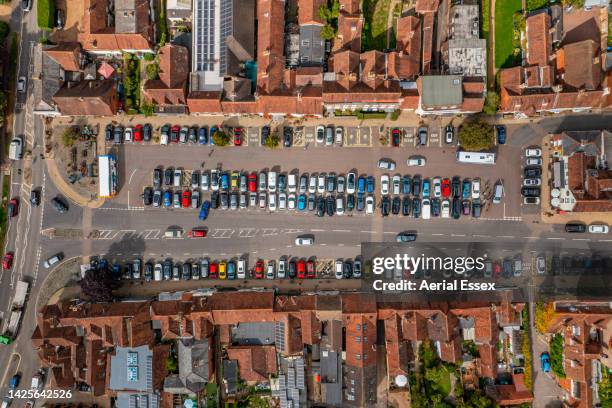 english village square in wickham, hampshire, uk. - hampshire stock pictures, royalty-free photos & images