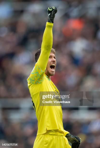 Bournemouth goalkeeper Neto celebrates the AFC Bournemouth goal during the Premier League match between Newcastle United and AFC Bournemouth at St....