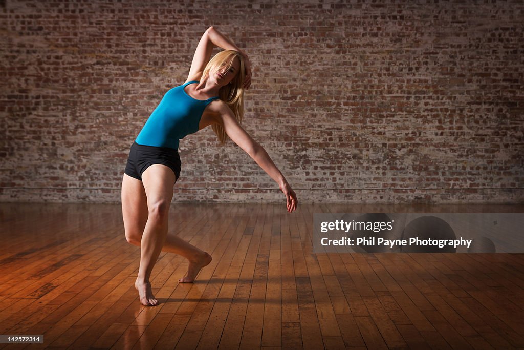 Contemporary ballet dance performance