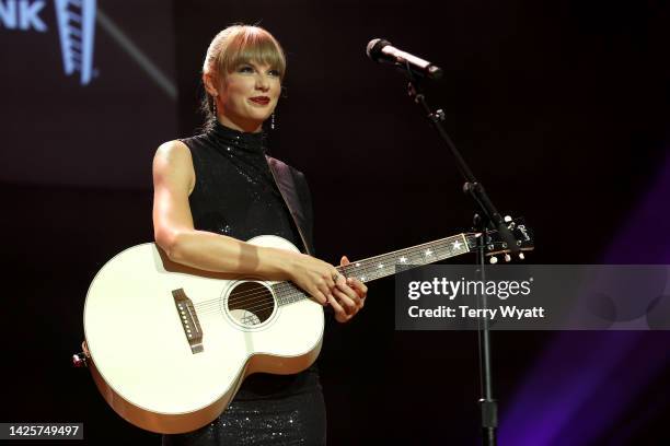 Songwriter-Artist of the Decade honoree, Taylor Swift performs onstage during NSAI 2022 Nashville Songwriter Awards at Ryman Auditorium on September...