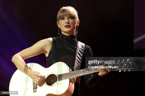 Songwriter-Artist of the Decade honoree, Taylor Swift performs onstage during NSAI 2022 Nashville Songwriter Awards at Ryman Auditorium on September...