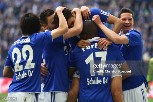 Raul Gonzalez of Schalke celebrates the second goal with his team mates during the Bundesliga match between FC Schalke 04 and Hanover 96 at Veltins...