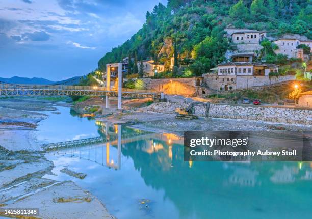 berat early morning - albanië stockfoto's en -beelden