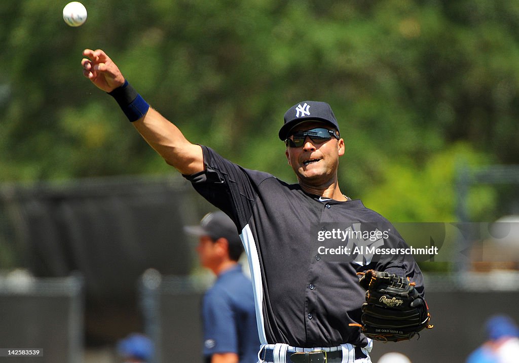 New York Mets v New York Yankees