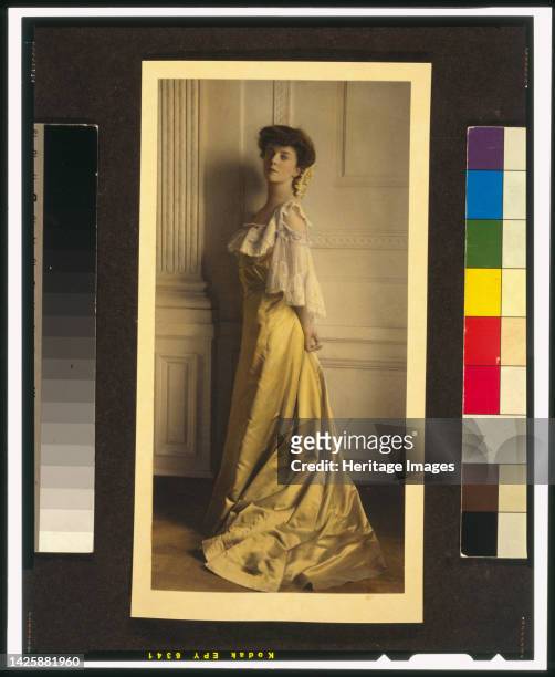 Alice Roosevelt Longworth, full-length portrait, standing, facing left, 1903. [Daughter of President Theodore Roosevelt and his first wife Alice...