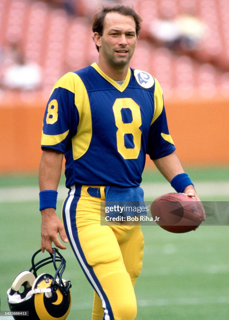 Rams QB Steve Dils Pre-game of Rams v. Vikings