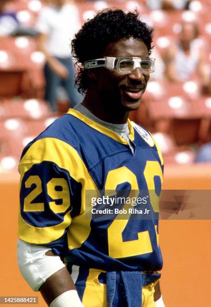 Rams RB Eric Dickerson pre-game between Los Angeles Rams v. Minnesota Vikings, October 6, 1985 in Anaheim, California.